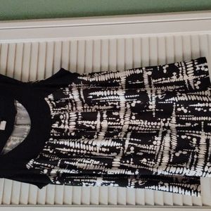 Black and white knit top large